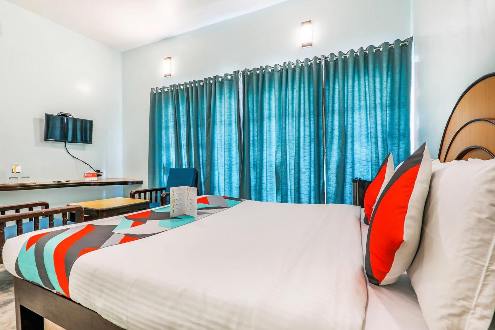 Fabexpress Santhi Inn - 500 Meters From Promenade Beach Pondicherry Exterior foto